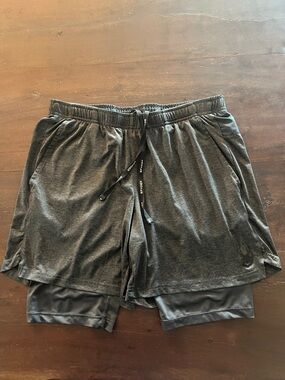 Spyder Men's Charcoal Gray Athletic Two-in-One Shorts -Size Medium